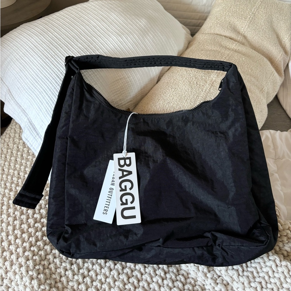 BAGGU Nylon Shoulder Bag